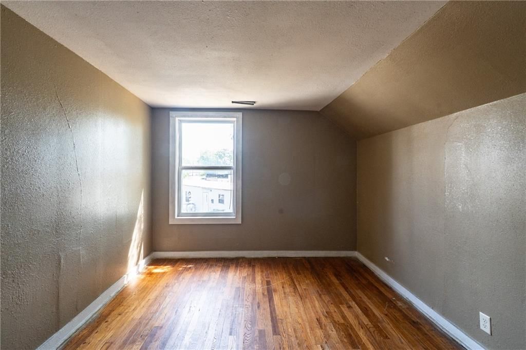 610-612 W Sycamore Street — photo 8