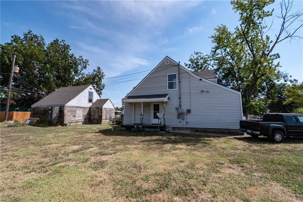 610-612 W Sycamore Street — photo 13