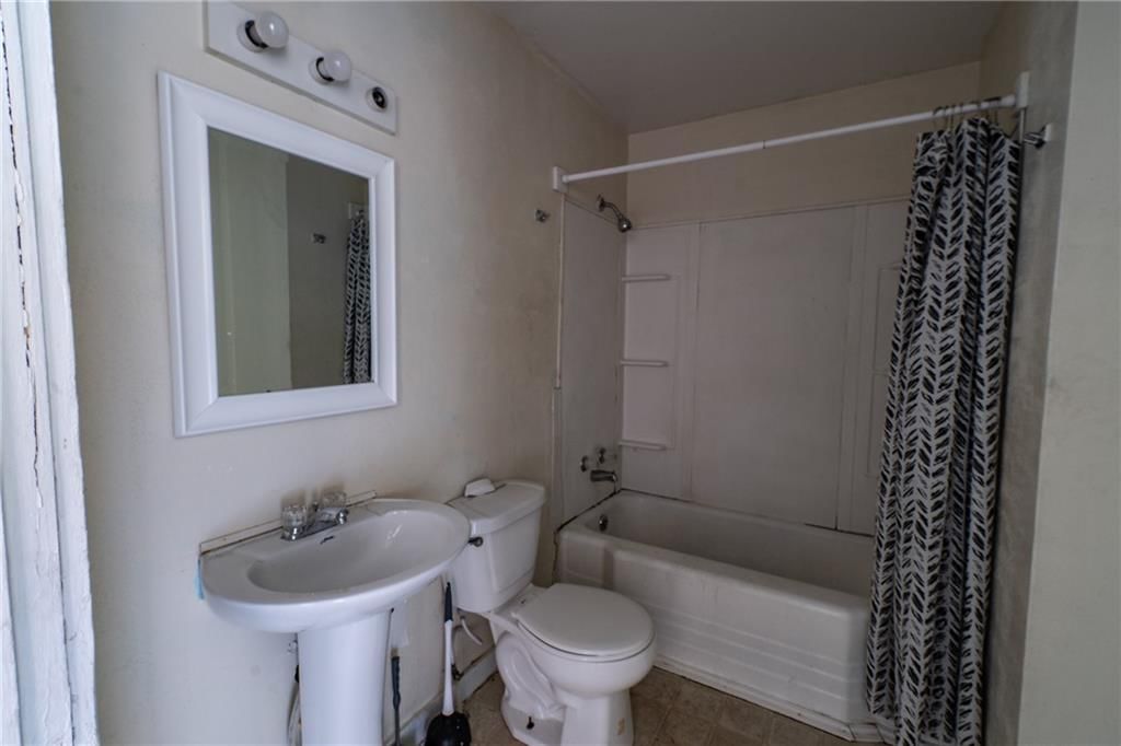 610-612 W Sycamore Street — photo 17