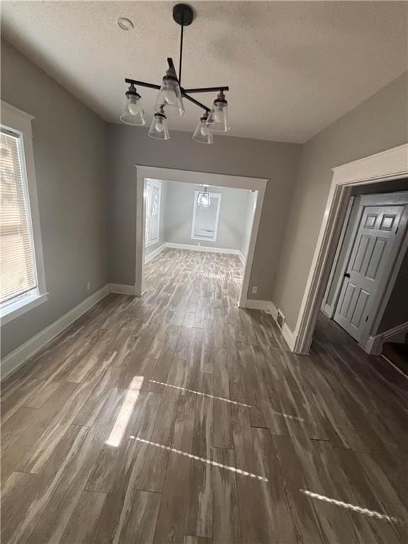 Photo 4 of 25, 3601 E 60th Street, Kansas City, MO 64130