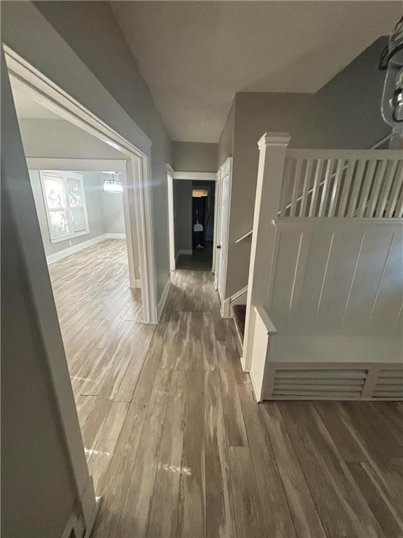 Photo 5 of 25 - 3601 E 60th Street, Kansas City, MO 64130