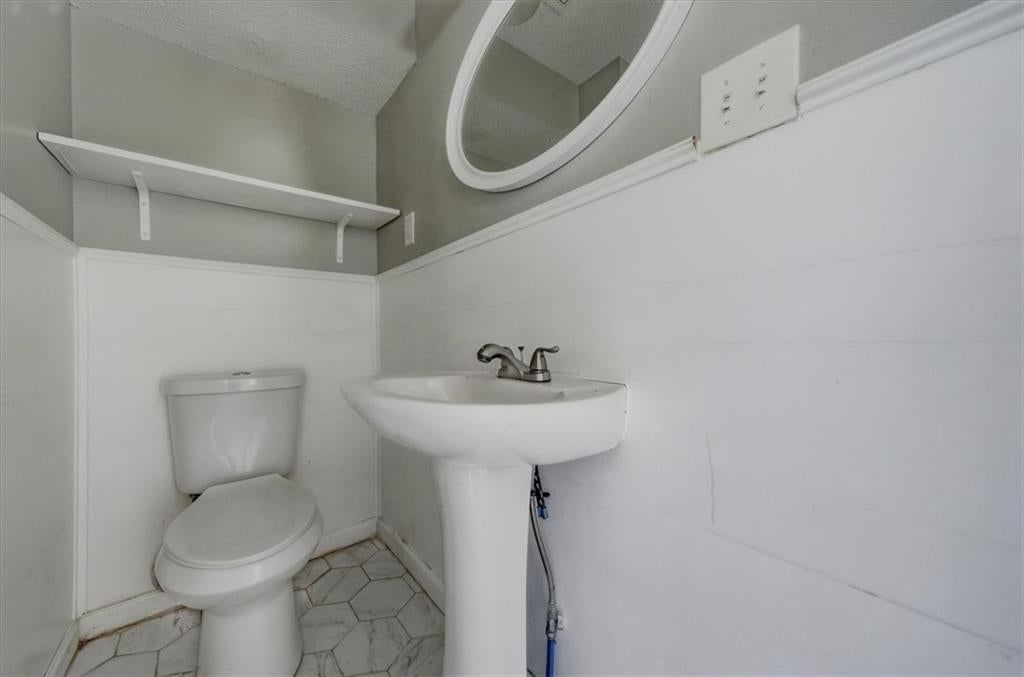 Photo 13 of 25 - 3601 E 60th Street, Kansas City, MO 64130