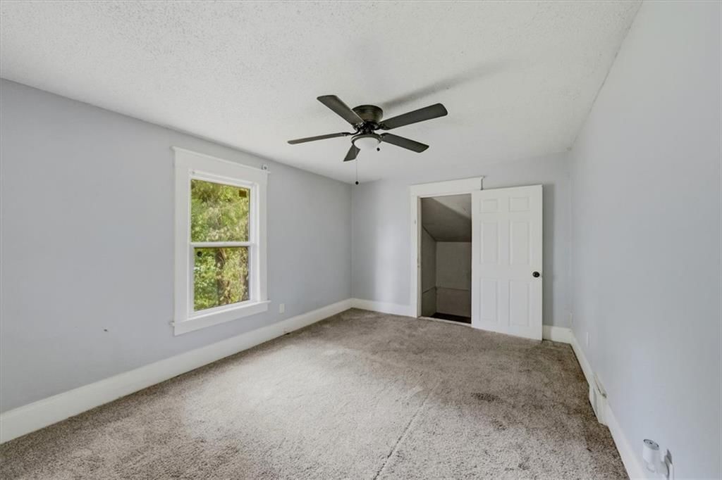Photo 17 of 25 - 3601 E 60th Street, Kansas City, MO 64130