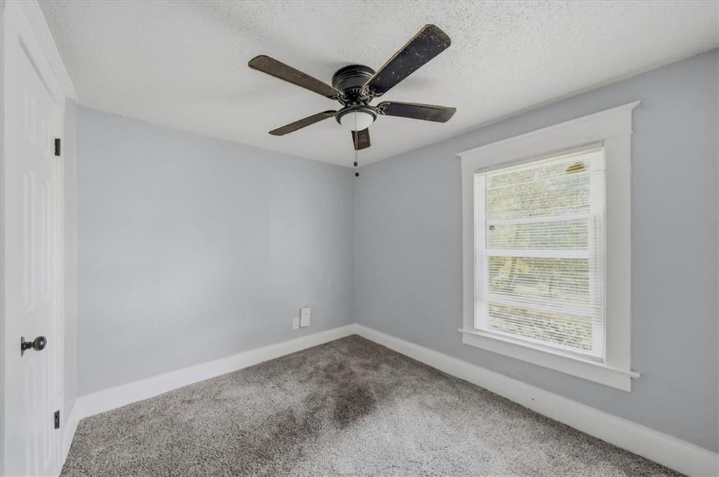 Photo 19 of 25 - 3601 E 60th Street, Kansas City, MO 64130