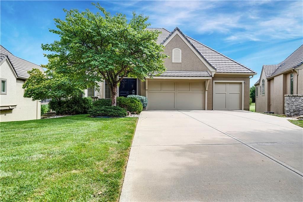 14105 Nicklaus Drive, Overland Park, KS: listing photo 2