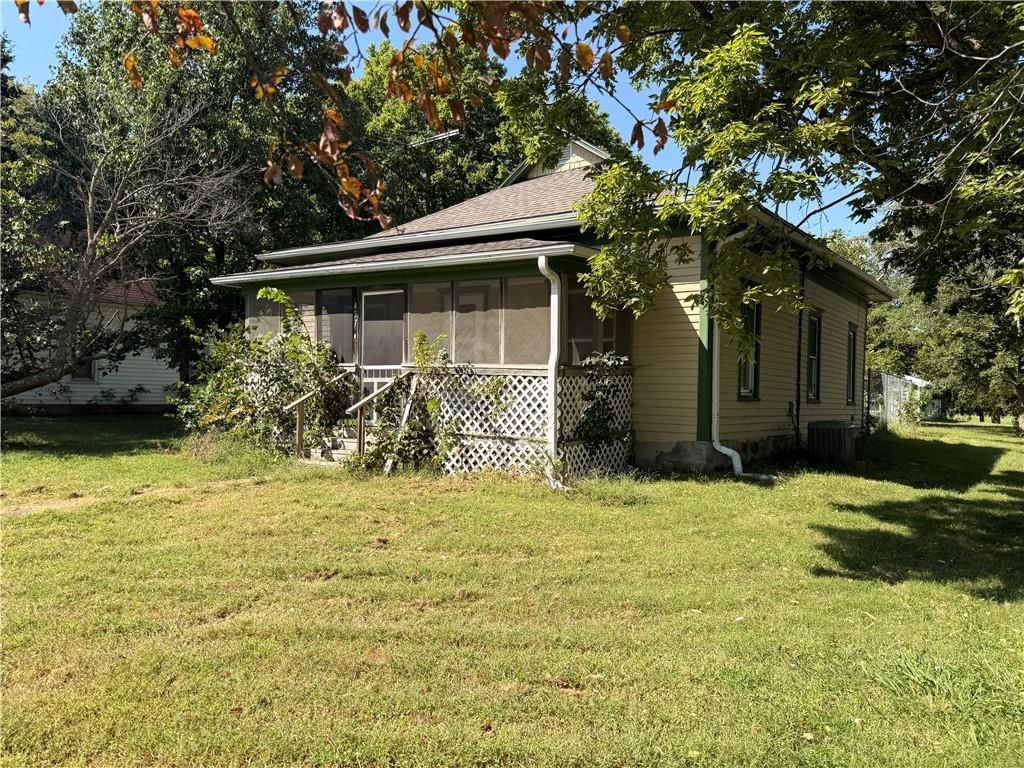 437 Whiting Street — photo 1