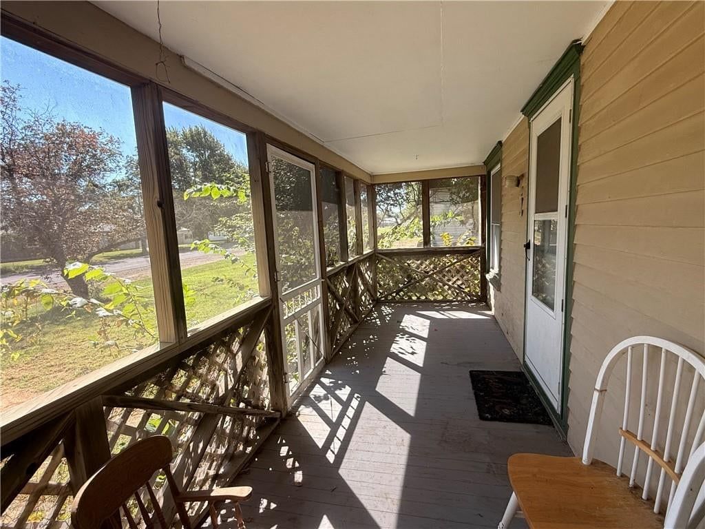 437 Whiting Street — photo 2
