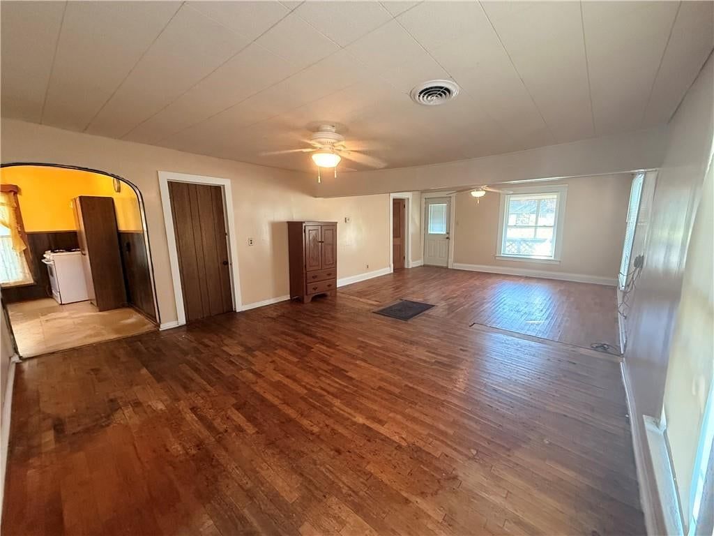 437 Whiting Street — photo 3