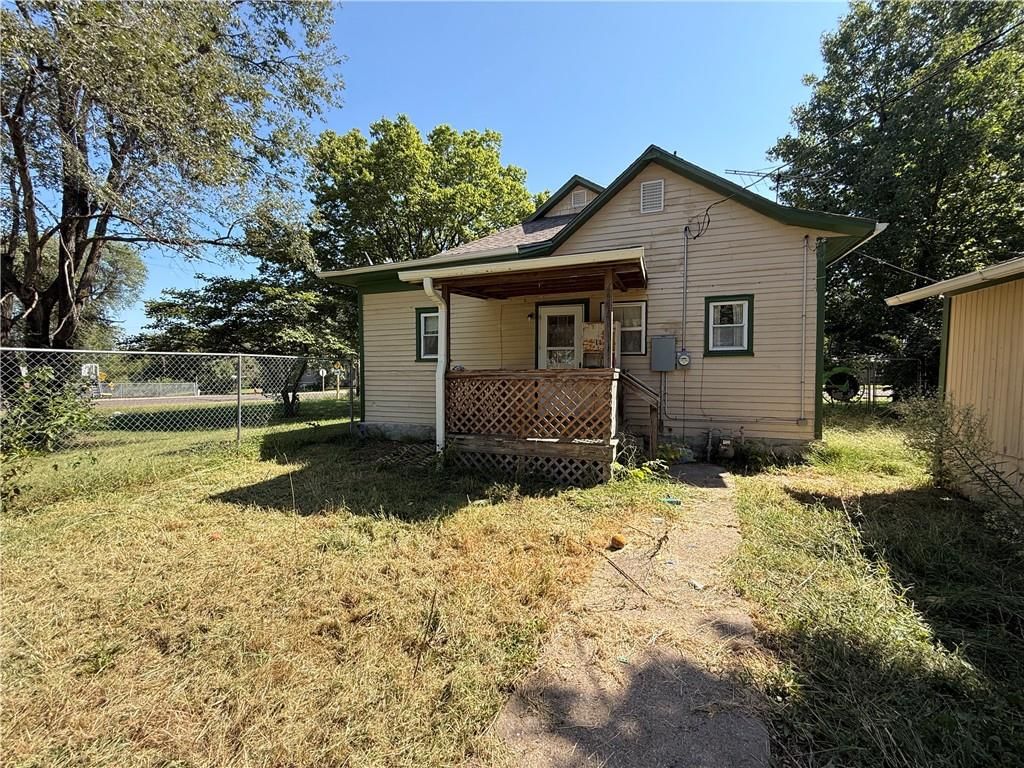437 Whiting Street — photo 10