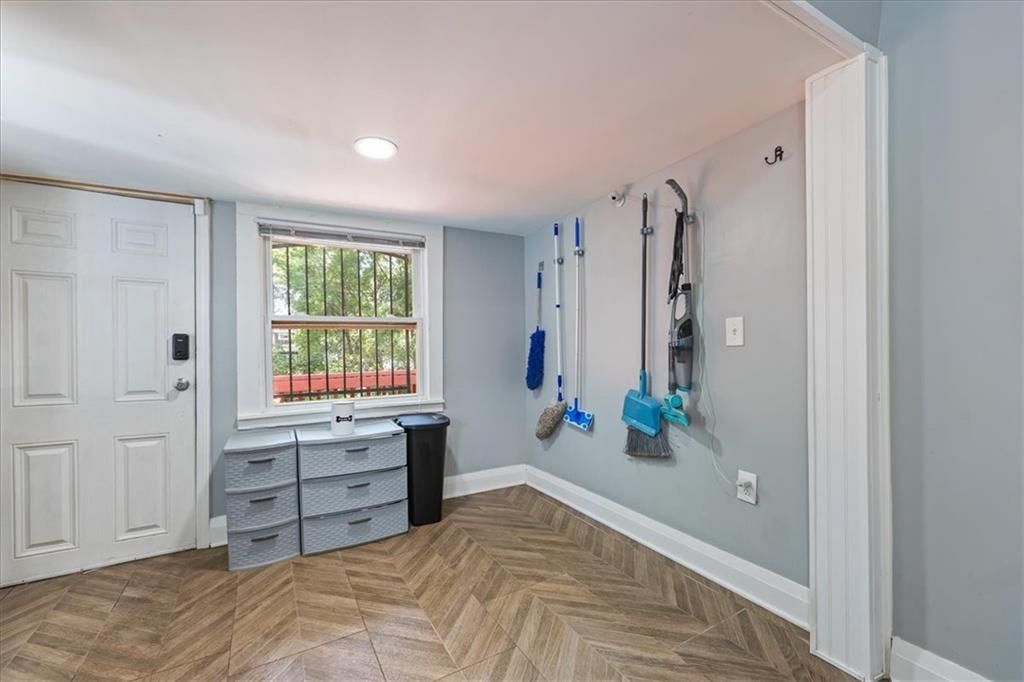 2944 Lockridge Avenue — photo 9