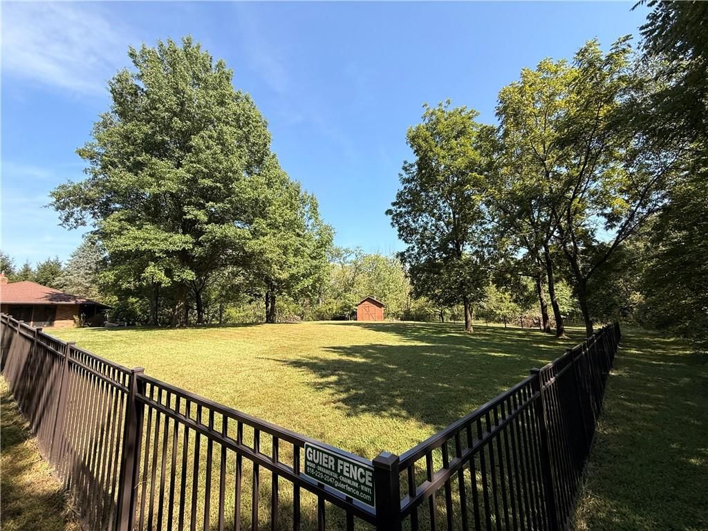 Photo 4 of 52 - 13619 Clementine Road, Smithville, MO 64089