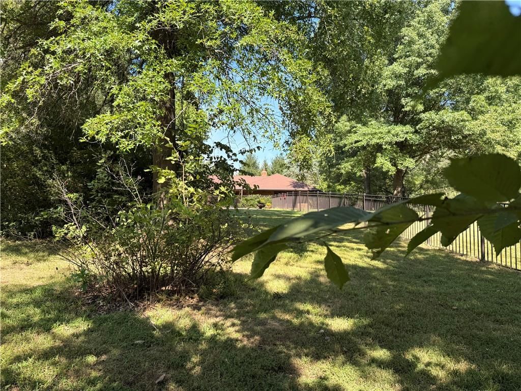 Photo 6 of 52 - 13619 Clementine Road, Smithville, MO 64089