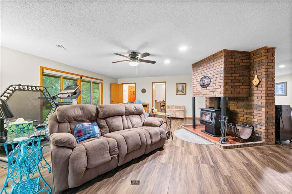 Photo 7 of 52 - 13619 Clementine Road, Smithville, MO 64089