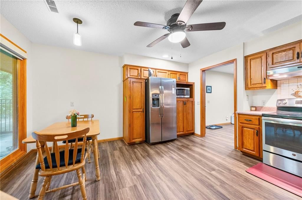 Photo 10 of 52 - 13619 Clementine Road, Smithville, MO 64089