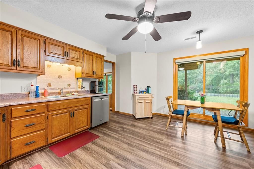 Photo 13 of 52 - 13619 Clementine Road, Smithville, MO 64089