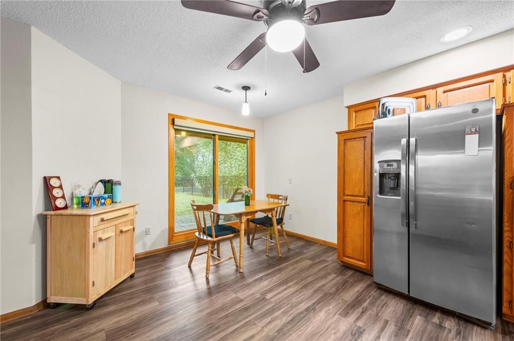Photo 14 of 52 - 13619 Clementine Road, Smithville, MO 64089