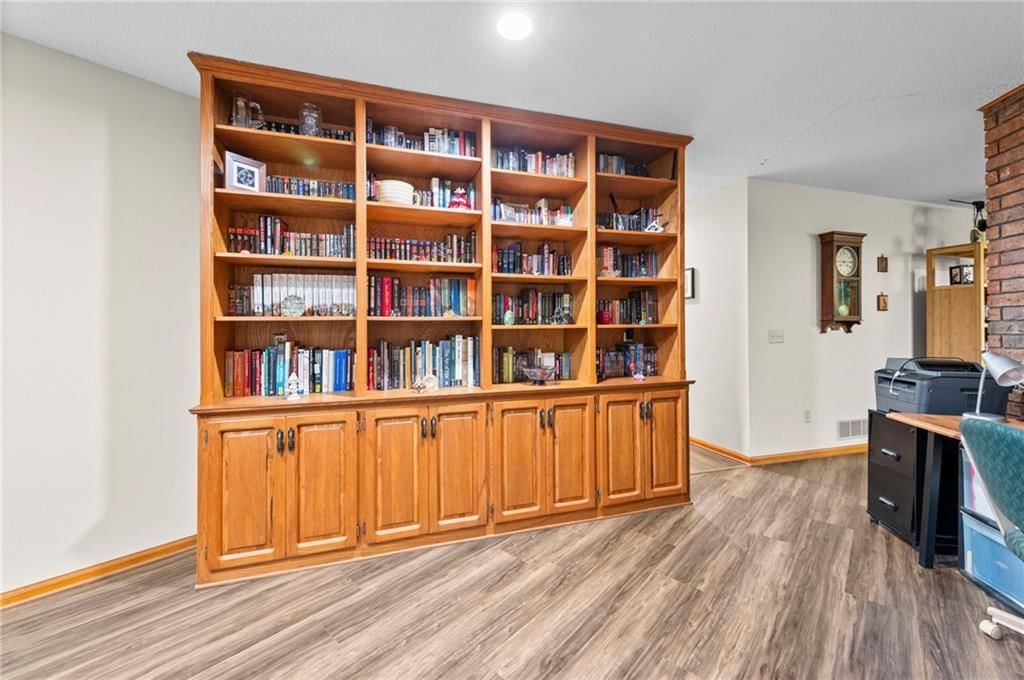 Photo 20 of 52 - 13619 Clementine Road, Smithville, MO 64089