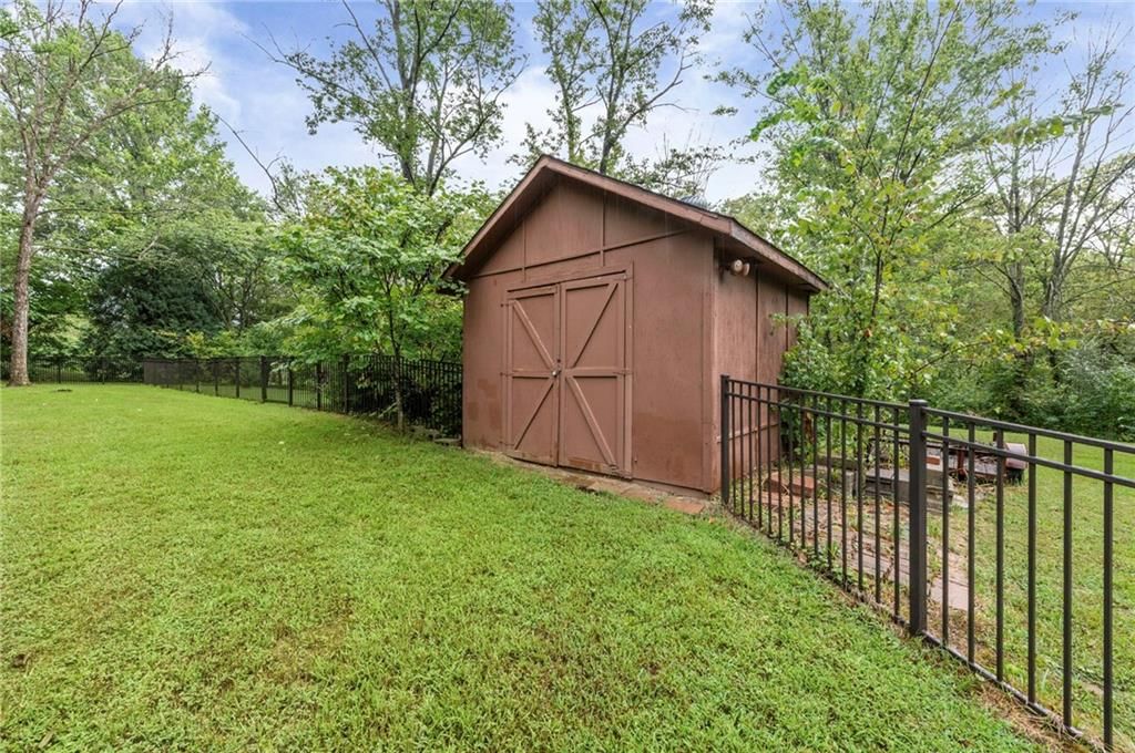 Photo 40 of 52 - 13619 Clementine Road, Smithville, MO 64089