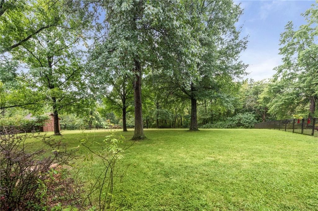 Photo 41 of 52 - 13619 Clementine Road, Smithville, MO 64089