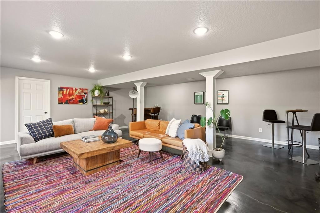 6004 NW Crystal Pool Drive — photo 23