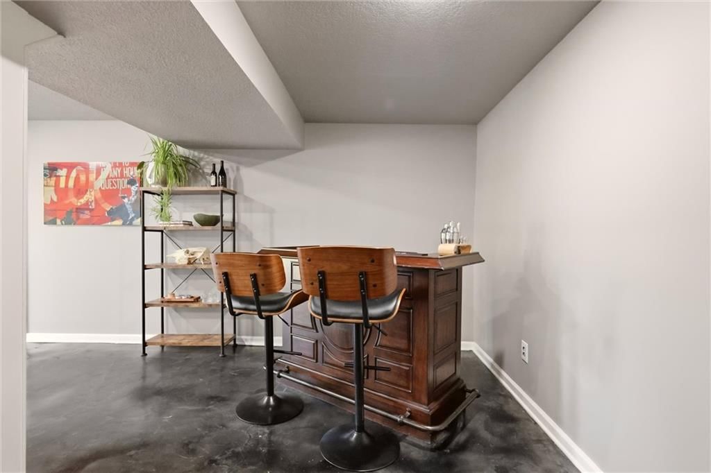 6004 NW Crystal Pool Drive — photo 25