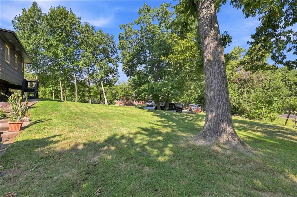 6004 NW Crystal Pool Drive — photo 35