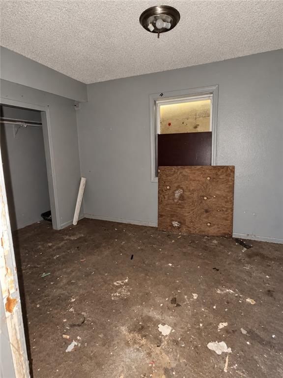 Photo 4 of 8 - 518 Blue Ridge Boulevard, Kansas City, MO 64125