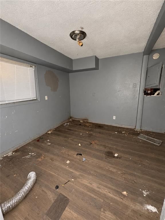 Photo 6 of 8 - 518 Blue Ridge Boulevard, Kansas City, MO 64125