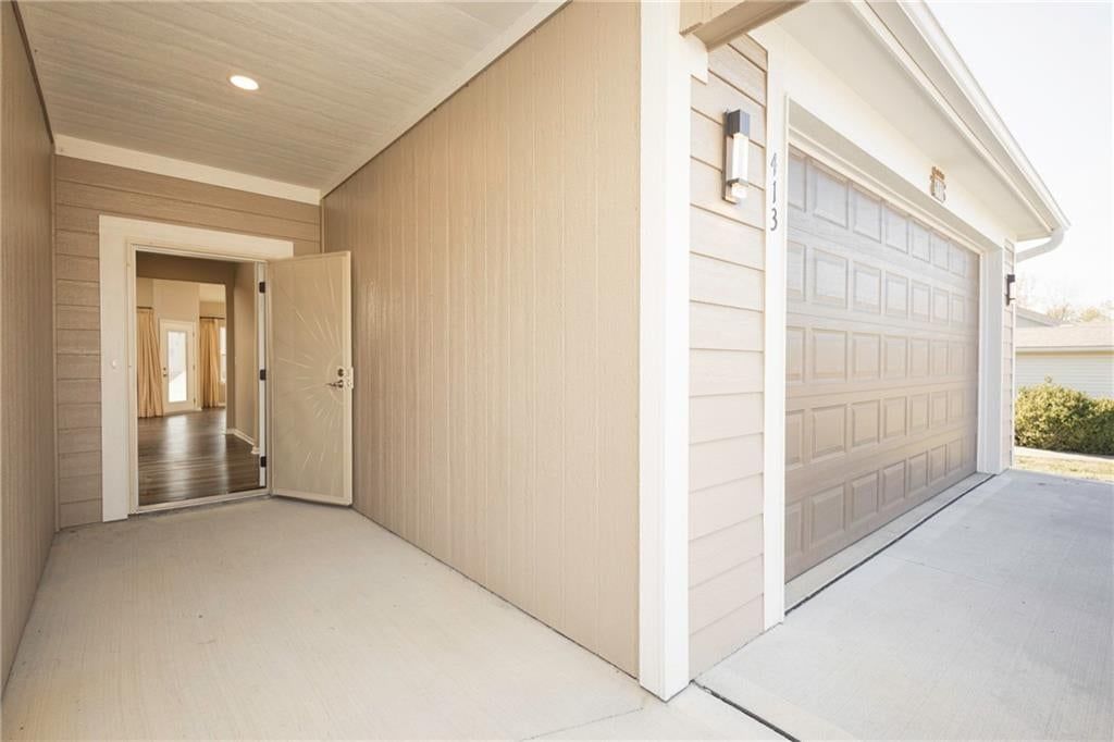413 NE Poplar Court — photo 5