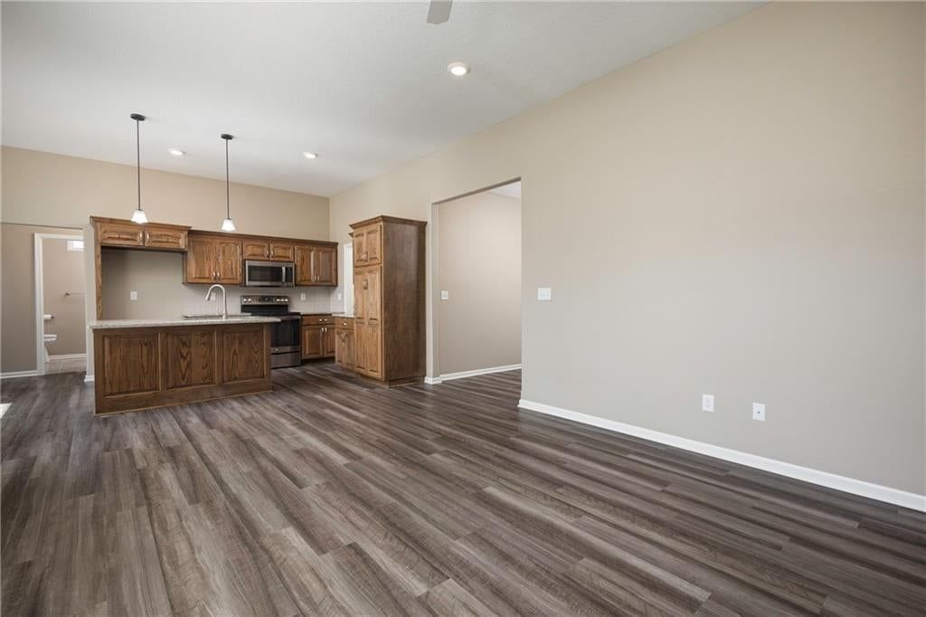 413 NE Poplar Court — photo 12