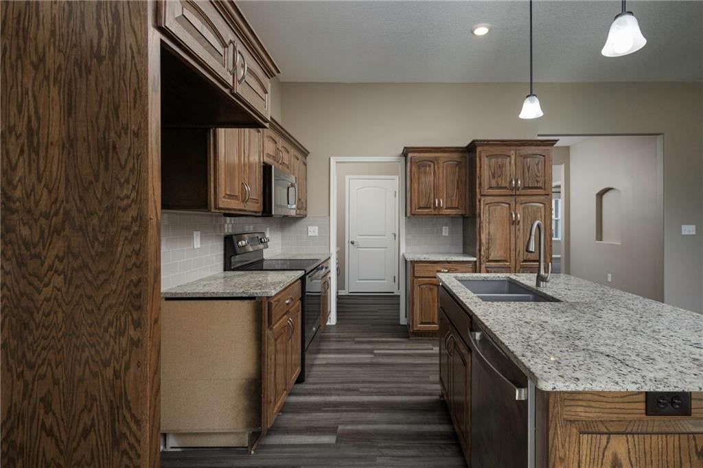 413 NE Poplar Court — photo 14