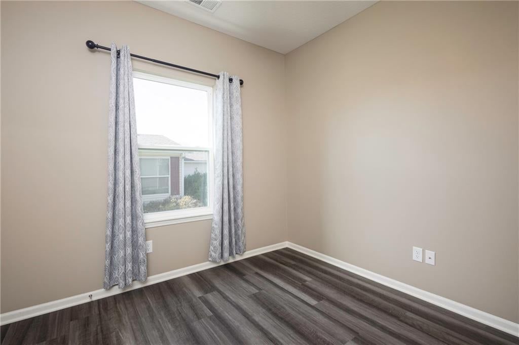 413 NE Poplar Court — photo 23