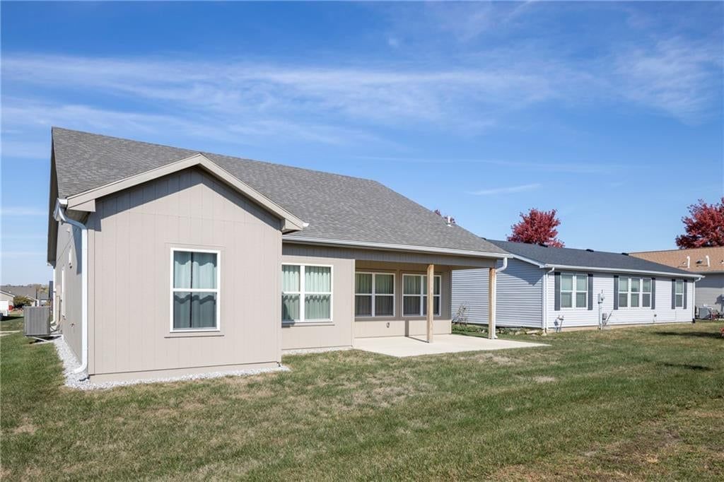 413 NE Poplar Court — photo 29