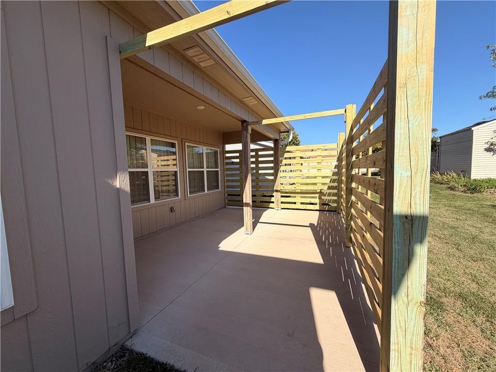 413 NE Poplar Court — photo 33