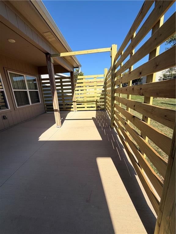413 NE Poplar Court — photo 34