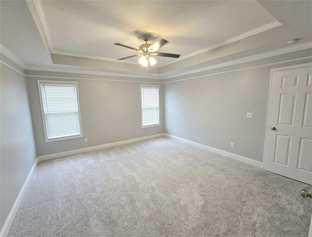 Photo 12 of 35 - 910 Sweet Cherry Place, Belton, MO 64012