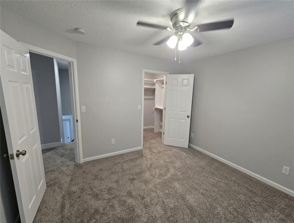 Photo 21 of 35 - 910 Sweet Cherry Place, Belton, MO 64012