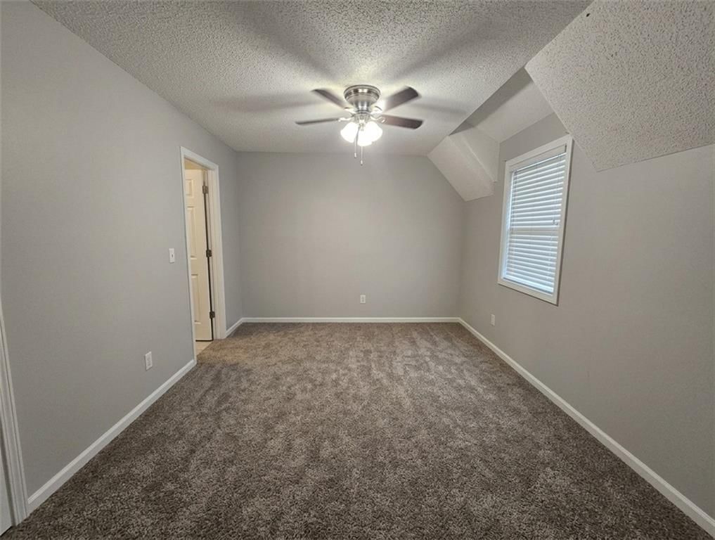 Photo 22 of 35 - 910 Sweet Cherry Place, Belton, MO 64012