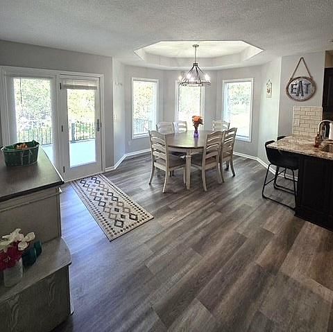 Photo 5 of 35 - 910 Sweet Cherry Place, Belton, MO 64012