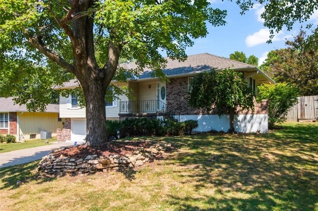 2413 Paris Drive — photo 2
