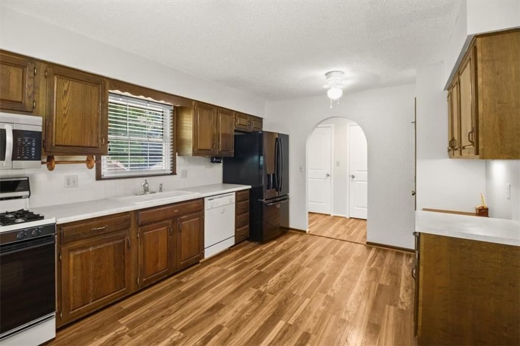 2413 Paris Drive — photo 6