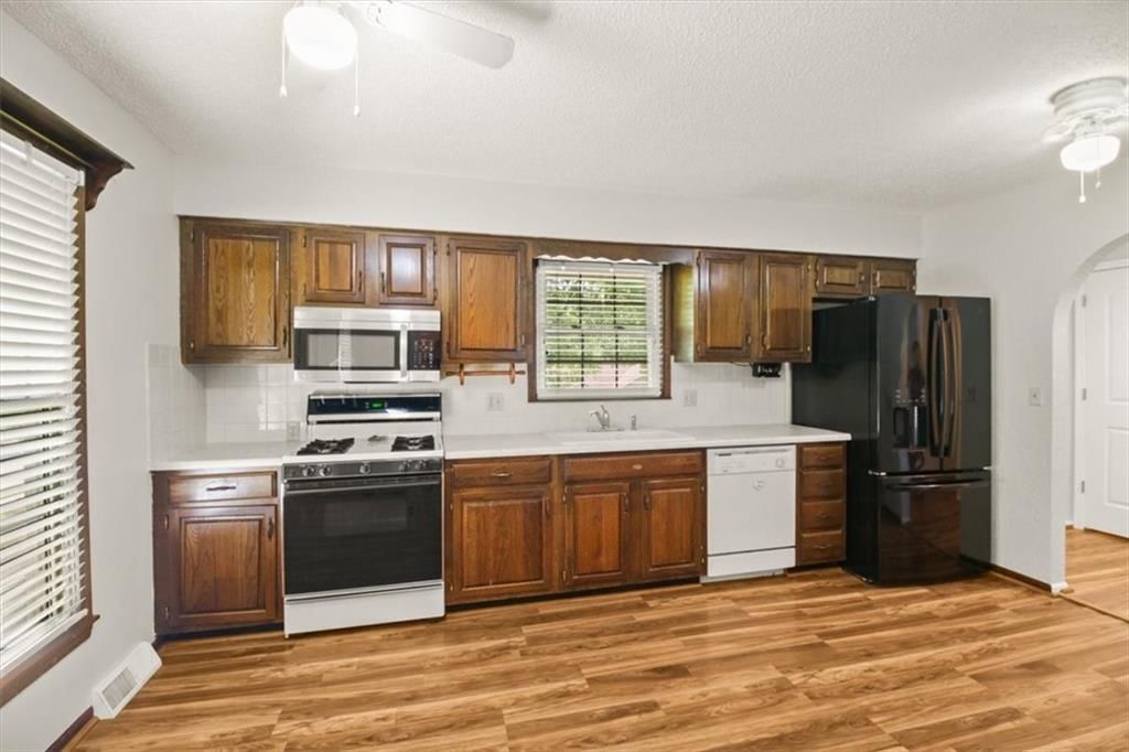 2413 Paris Drive — photo 9