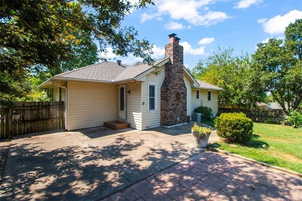 2413 Paris Drive — photo 22