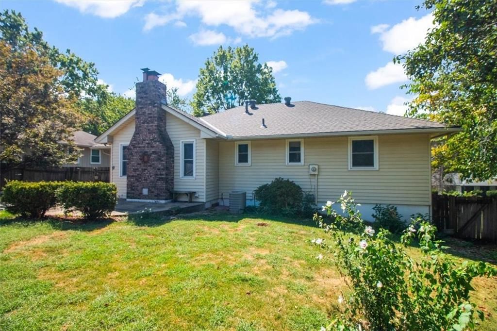 2413 Paris Drive — photo 23