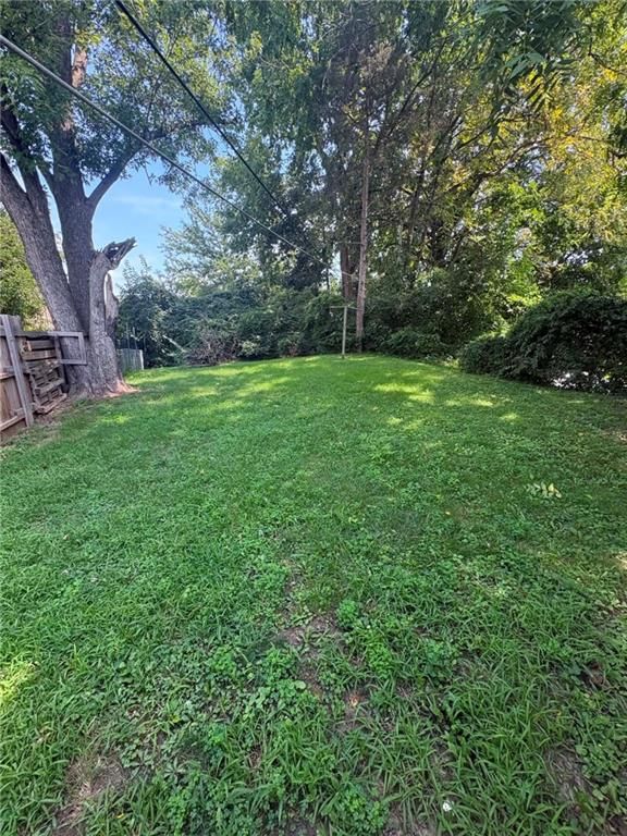 1427 Oakley Avenue — photo 10