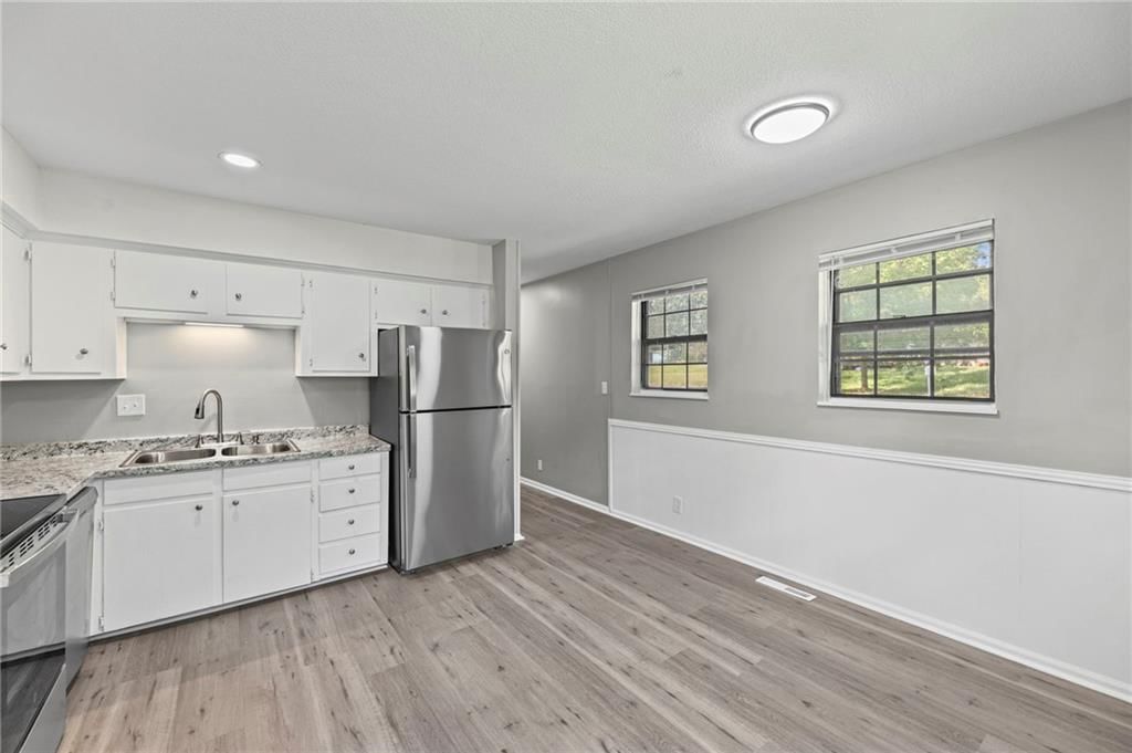 307 E 165th Street — photo 14