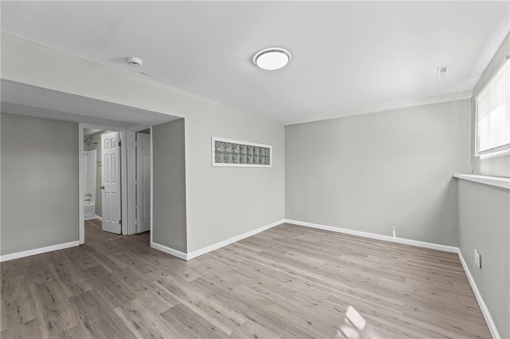 307 E 165th Street — photo 33