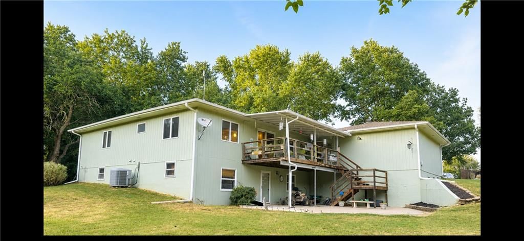 28140 Hospital Drive — photo 2