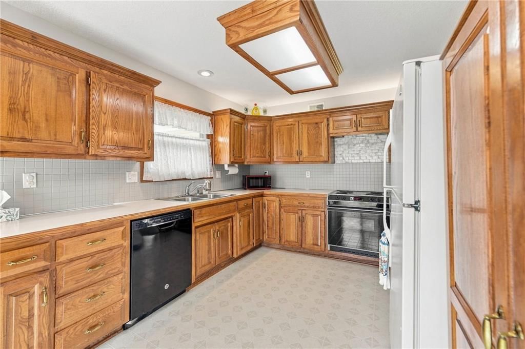 419 NW TIMBERBROOKE Drive — photo 26