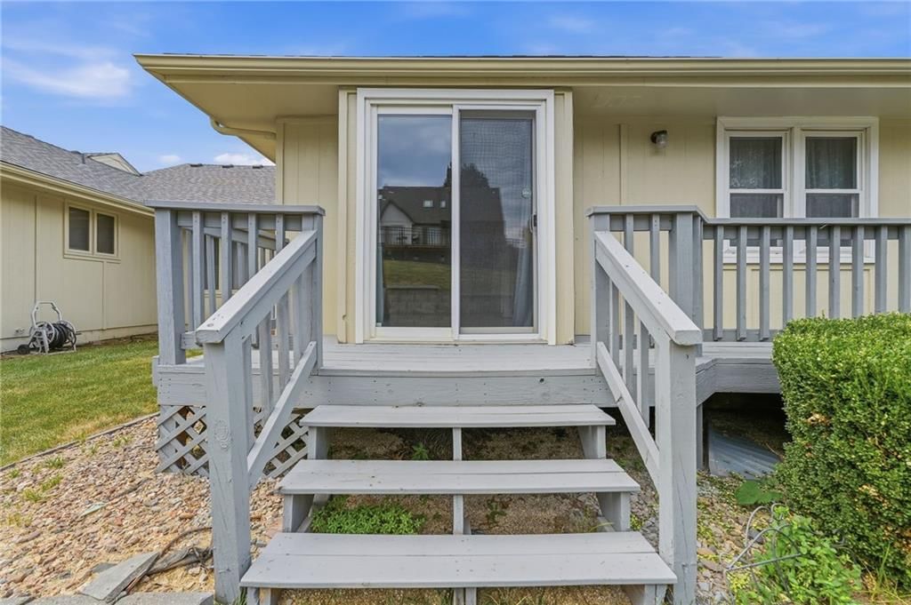 419 NW TIMBERBROOKE Drive — photo 35